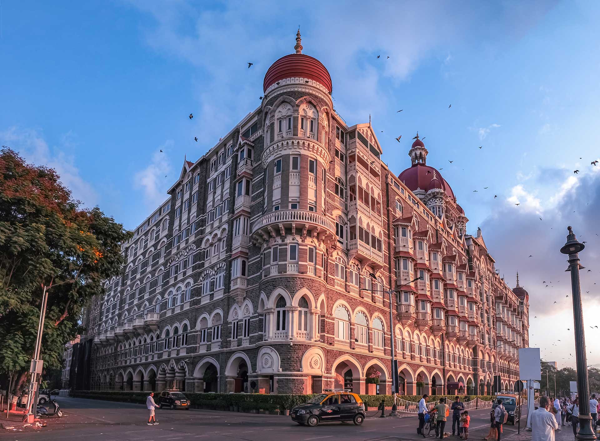 Indian Cuisine and Luxury Accommodation: Palatial Hotels in India