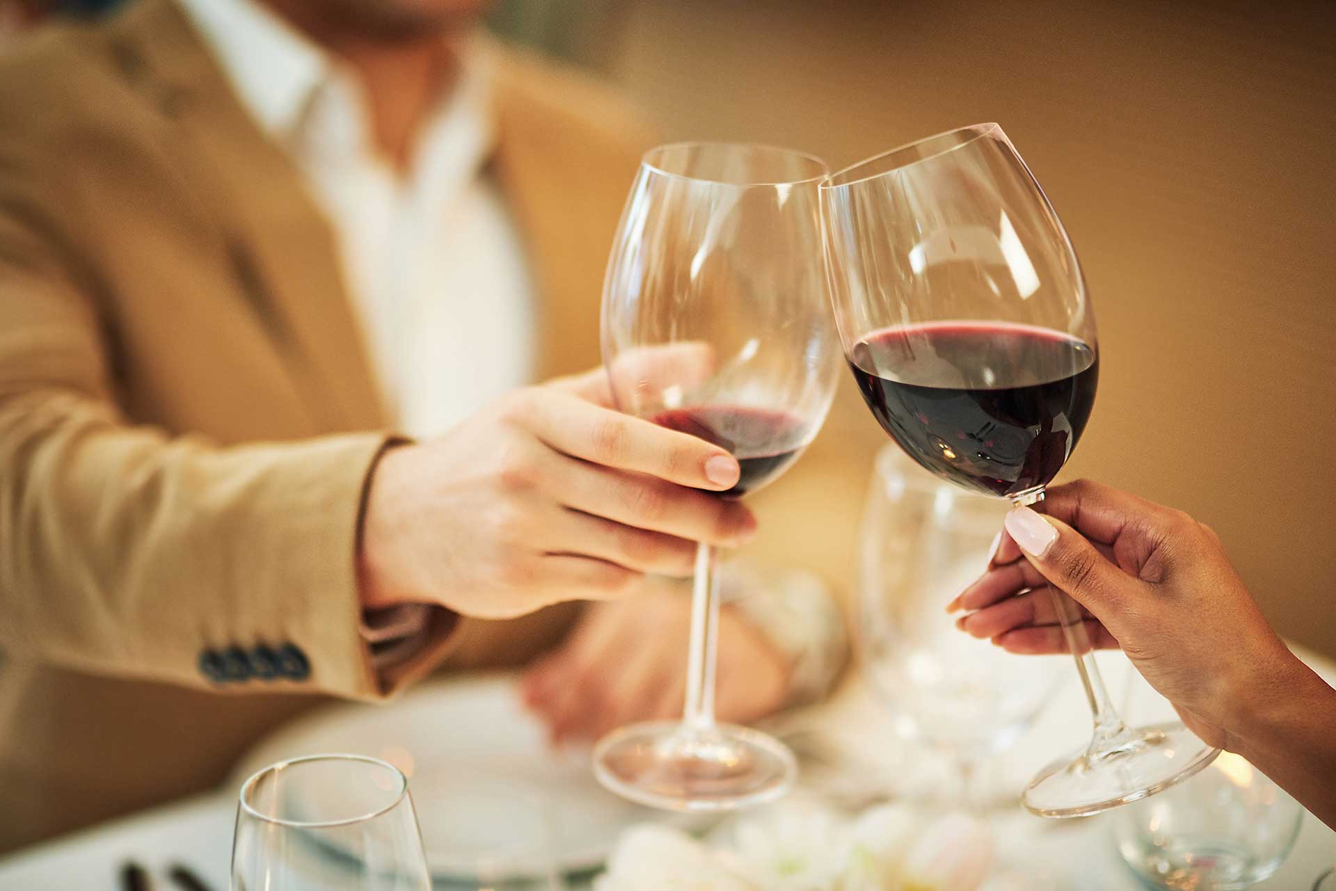 Restaurant Hotel Management for Wine Enthusiasts